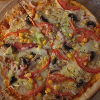Vegetarische Pizza at Caravel Bistro in Parga