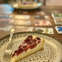 Now they also have vegan raspberry cake! 😍 It costs 30kr. at Café Braetspil in Haslev