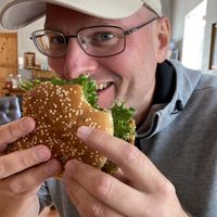 The Mikala burger is very tasty, vegan and only cost 65 kr  at Café Braetspil in Haslev