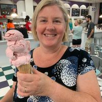 Generous ice cream portions at Ye Ole Fashioned in Summerville
