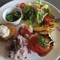 vegan plate lunch at QUIN in Nishinomiya