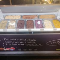 viele Eissorten at Odilia in Nuremberg