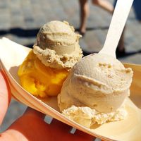 Salty Peanut (rechts) und Mango (links) waren sehr gut. Pistazie (oben) schmeckt leider trotz hohem Preis nach fast nichts at Odilia in Nuremberg