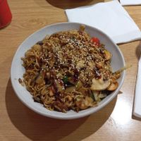 Fideos orixinais con verduras, setas e anacardos. at OK Wok in Santiago De Compostela