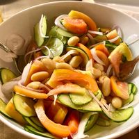 Insalate ti pomodori, cetrioli, cipolla tropea e fagioloni at Al Passante in Cagli