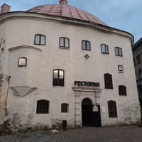 The restaurant is located on the Rynochnaya Square  at Round Tower in Vyborg