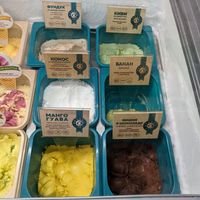 Hazelnut, coconut, kivi agava - vegan at 33 Pingvina in Vyborg