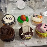 Halloween cupcake mix at Papa Ganache in Matawan