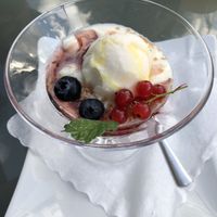 "Veganer Traum" Zitronensorbet mit Sojajoghurt at Sophie's in Berchtesgaden