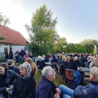 Quiz evening in their garden at Crêperie Tati in Faro