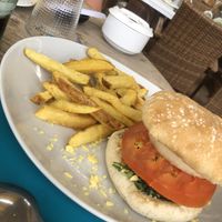 vegan burger wirhout (any!) sauces   at Don Diego in Sotogrande