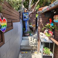  at Little Barn Coffee House in Los Angeles