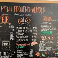 Breakfast menu at Quiosque das Maçãs in Colares