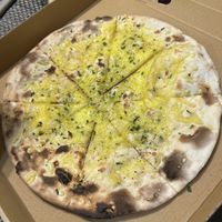 Vegan cheesy garlic bread  at The Wood Shed Pizza in Louth