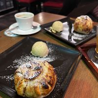 Vegan apple pie with soy milk ice cream (but it was rather a sherbet)  at Cafe Absinthe カフェアブサン in Osaka