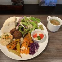 vegan lunch plate!! so much food and literally everything was good and still hot! (expect the salad of course hahah)  at Cafe Absinthe カフェアブサン in Osaka