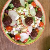 Vegan habibi salad (9,80€) at Submarine Burger in Rijeka