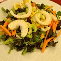 Vegan salad at Mammina in Naples