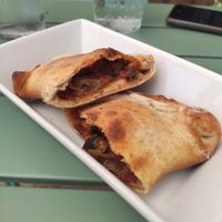 Panzerotti con mozzarella de arroz vegana at Brio in Tarifa