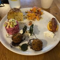 Vegan tapas assortment 🤤👌🌱  at Brio in Tarifa