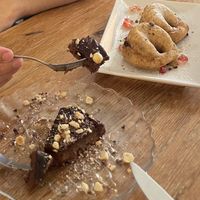 Veganer Schokokuchen und die Panzerotti (alle Desserts sind vegan)  at Brio in Tarifa