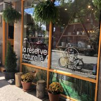 Store at La Réserve Naturelle - Fairmount  in Montreal