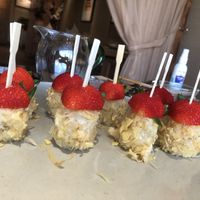 Banana strawberry sushi  at RúShì Shū 如是蔬 in Sanya