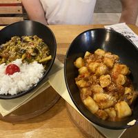 Curry-Gericht und irisches Gulasch mit Gnoccis at Restoran ŠtoRiJa in Rijeka