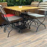 alle Tische hatten den unteren Teil von einem Nähtisch😄 at Restoran ŠtoRiJa in Rijeka