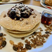 Pancakes with cranberry jam, fresh blueberries, maple sirup and granola. #Veganuary at Carli's Coffee in Echternach