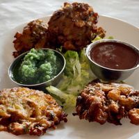 Bhajia appetizer with amazing tamarind and cilantro chutneys    at Star of India in St Cloud