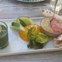 Entrée Houmous at Le Jardin de Suzan in Cahors