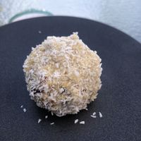 Pina energy ball at Vege & Joy in Saint-sauveur