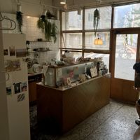 Calm and light-filled space with high ceilings and free wifi  at LoveUrth 러브얼스 in Busan