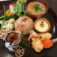 deli plate 1230 yen at Meu Nota in Tokyo