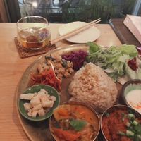 Vegan plate and rice wine 💛 at Meu Nota in Tokyo
