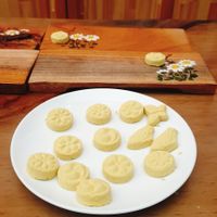 Tea food making class(made with pinetree pollen) at Korean Temple Food 한국사찰음식 in Seoul