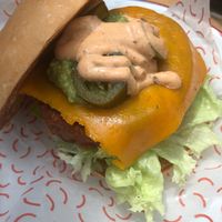 Hamburguesa greenpoint at La Burguesa in Barcelona