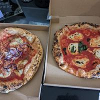 Vegan Tuna and Vegan Margherita at 60 Seconds to Napoli in Leipzig