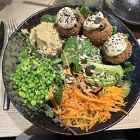 Falafel Sesam Bowl (in vegan)  at Good Food in Cologne