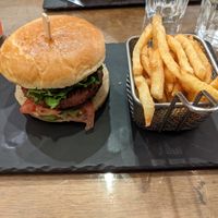Avocado burger (swapped meat for beyond patty) at Bistrot Steak House in Saint-remy-de-provence
