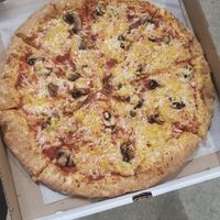 Vegan pizza at Ed's Buffalo Wings and Pizza in Philadelphia