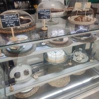 Vegan cakes at Holbox in Valencia