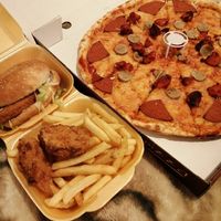 £20 XL meat feast pizza, chkn burger, 2 pieces and fries at Veggie Master in Derby