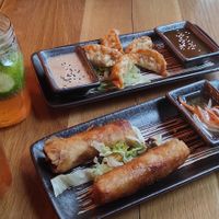 Vorspeisen und selbstgemachte Limonade at Com Chay in Mannheim