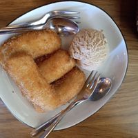 Bananen-Dessert mit Salted-Caramel-Eis at Com Chay in Mannheim