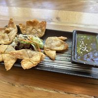 No. 9 Wantan Chien - Hausgemachte Teigtaschen mit Shiitake, Morcheln und Gemüse  at Com Chay in Mannheim