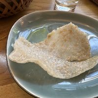 No. 24 My Quang - Trad. zentralvietnamesische Reisnandnudelsuppe kommt mit einem Sesam-Reis-Chip   at Com Chay in Mannheim