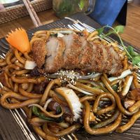 Udon Xao mit Ente  at Com Chay in Mannheim