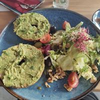 Bagel with avocado instead of cheese at Elise in Aachen